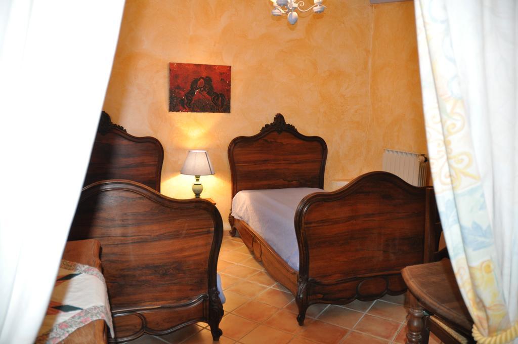 Le Petit Labouret Hotel Revest-du-Bion Exterior foto
